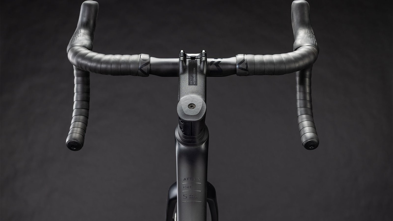 cube 125700 20161879 attain c62 slt carbon n coalchrome 3.jpg