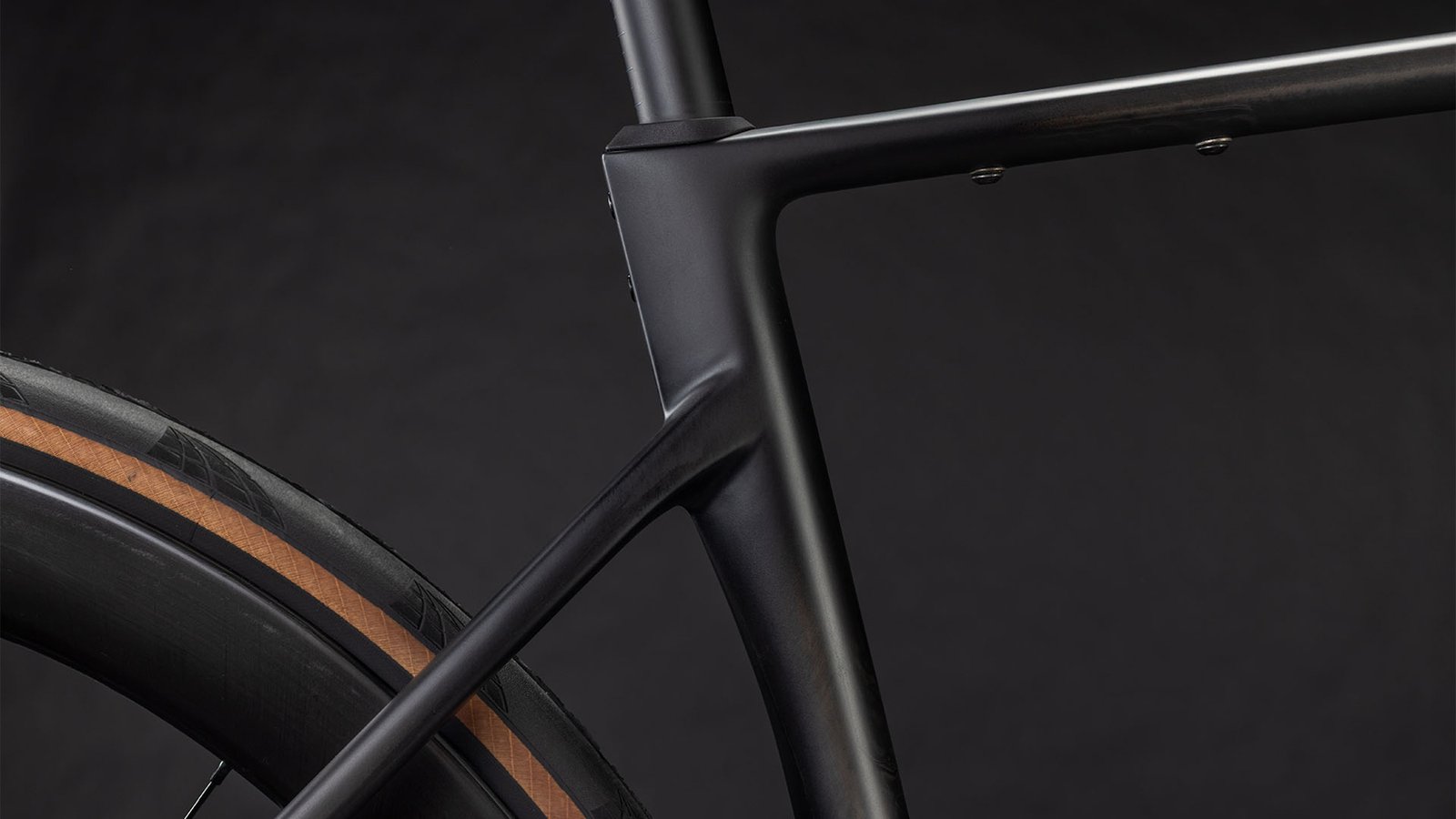 cube 125700 20161879 attain c62 slt carbon n coalchrome 4.jpg